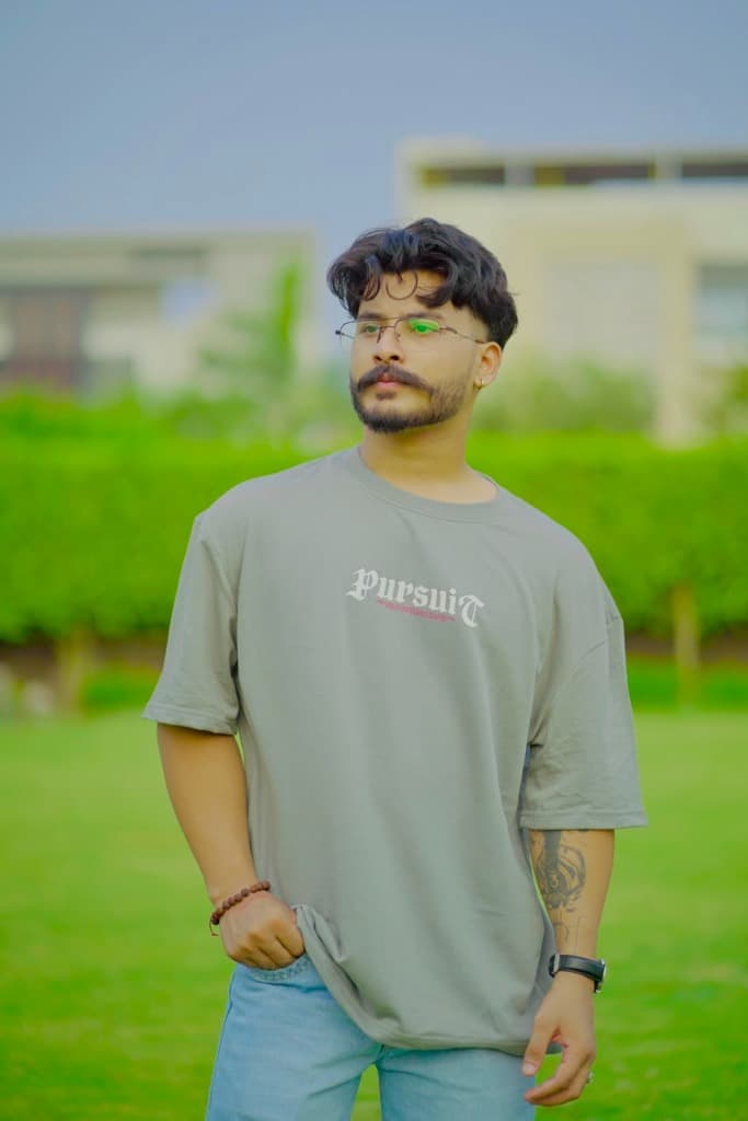 "Predator" Graphic Oversized Tee view 3